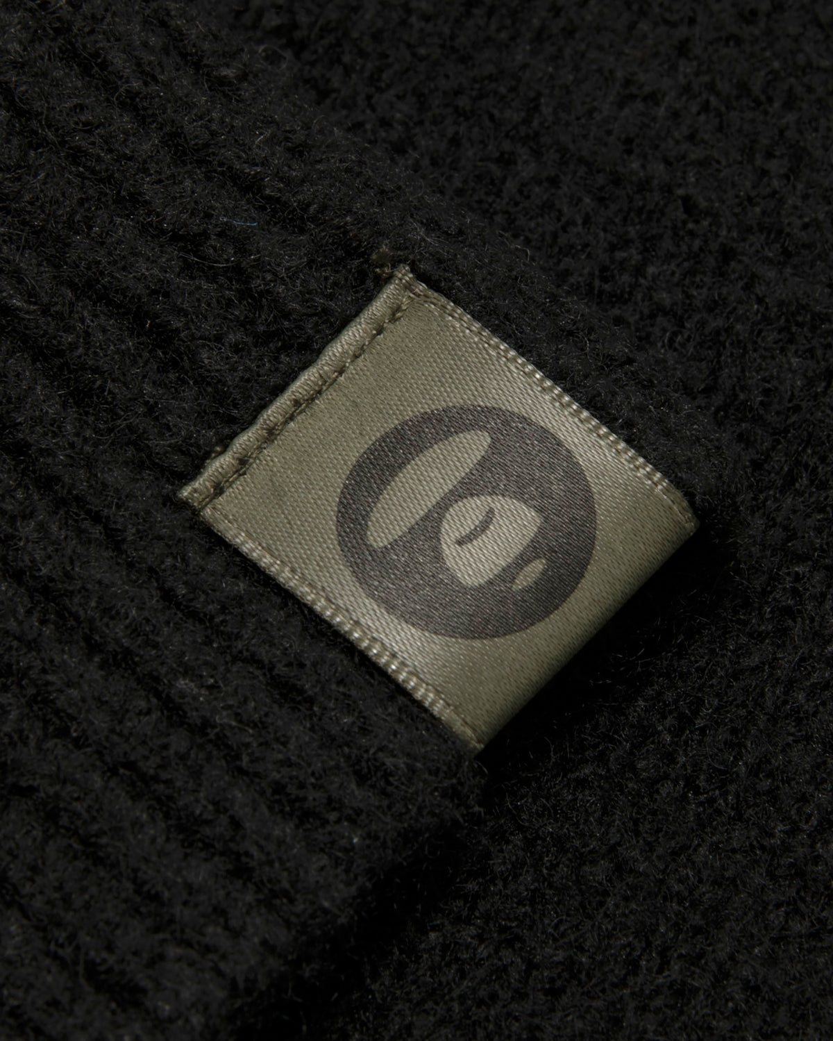 AAPEUNVS Graphic Knit Sweater