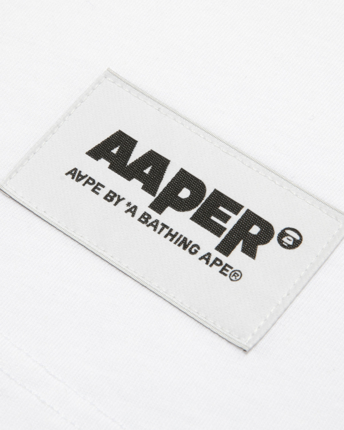 AAPEUNVS Graphic Tee
